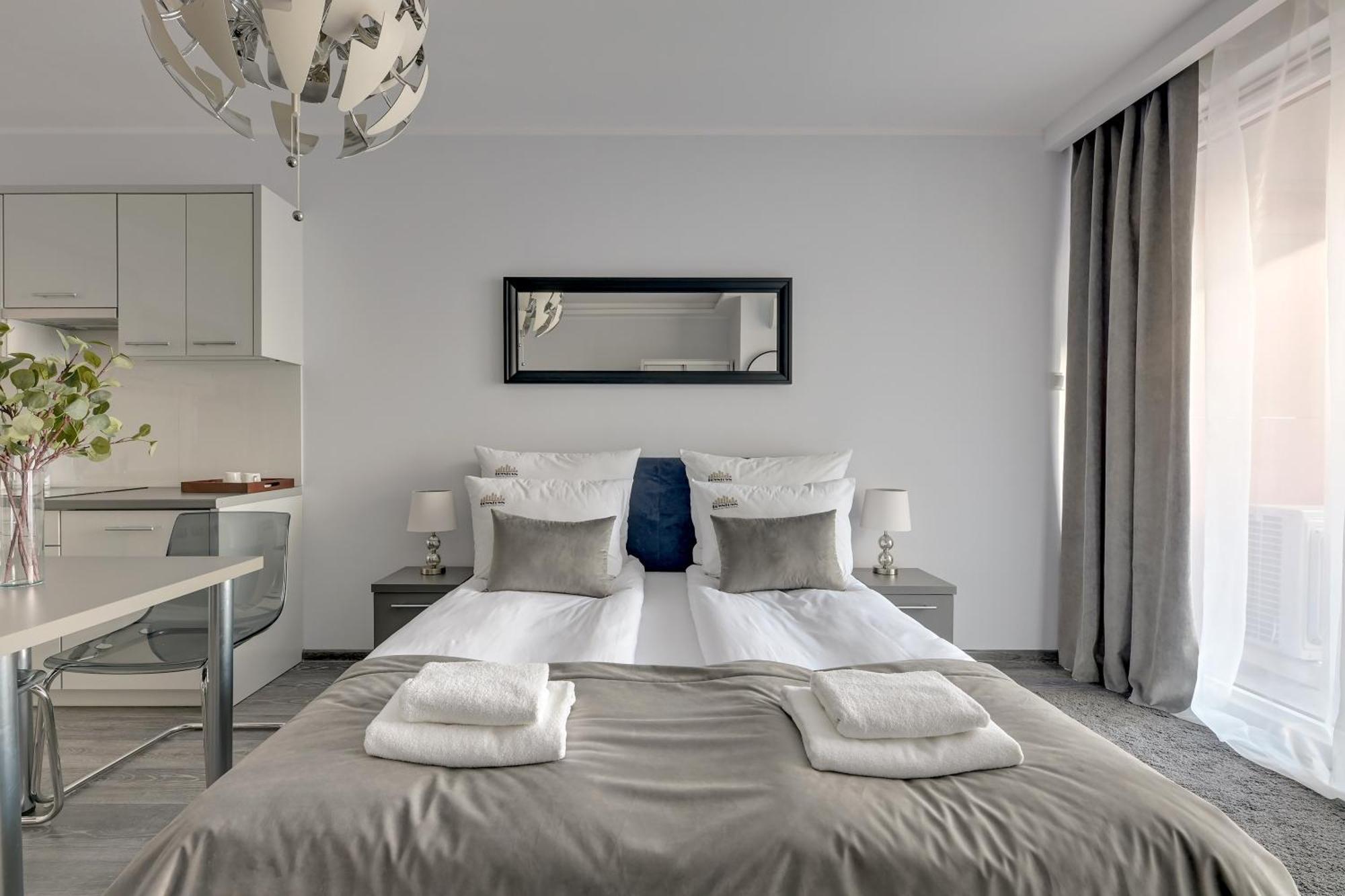 Scala City Center By Downtown Apartments Гданськ Номер фото